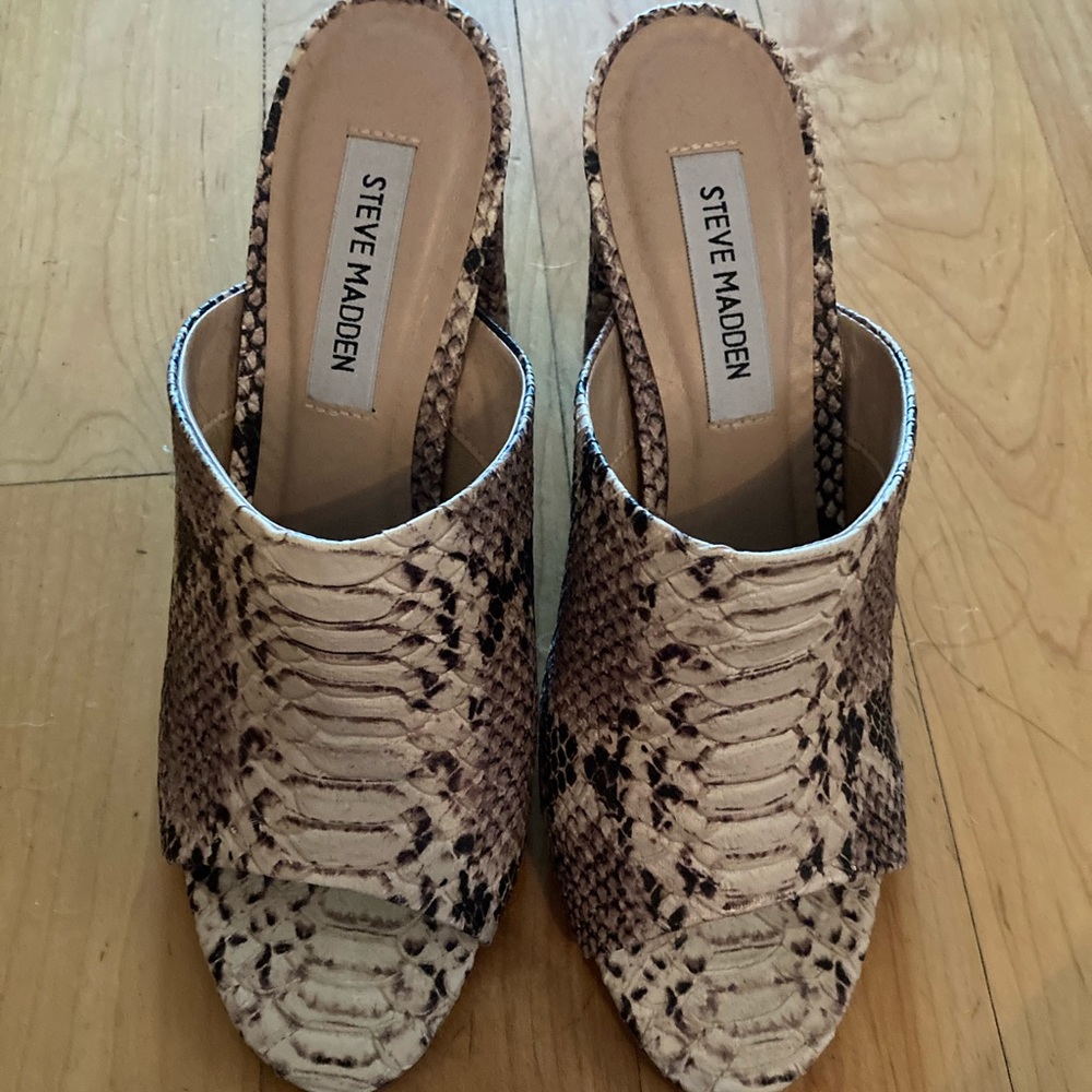 Steve Madden heel sandals
